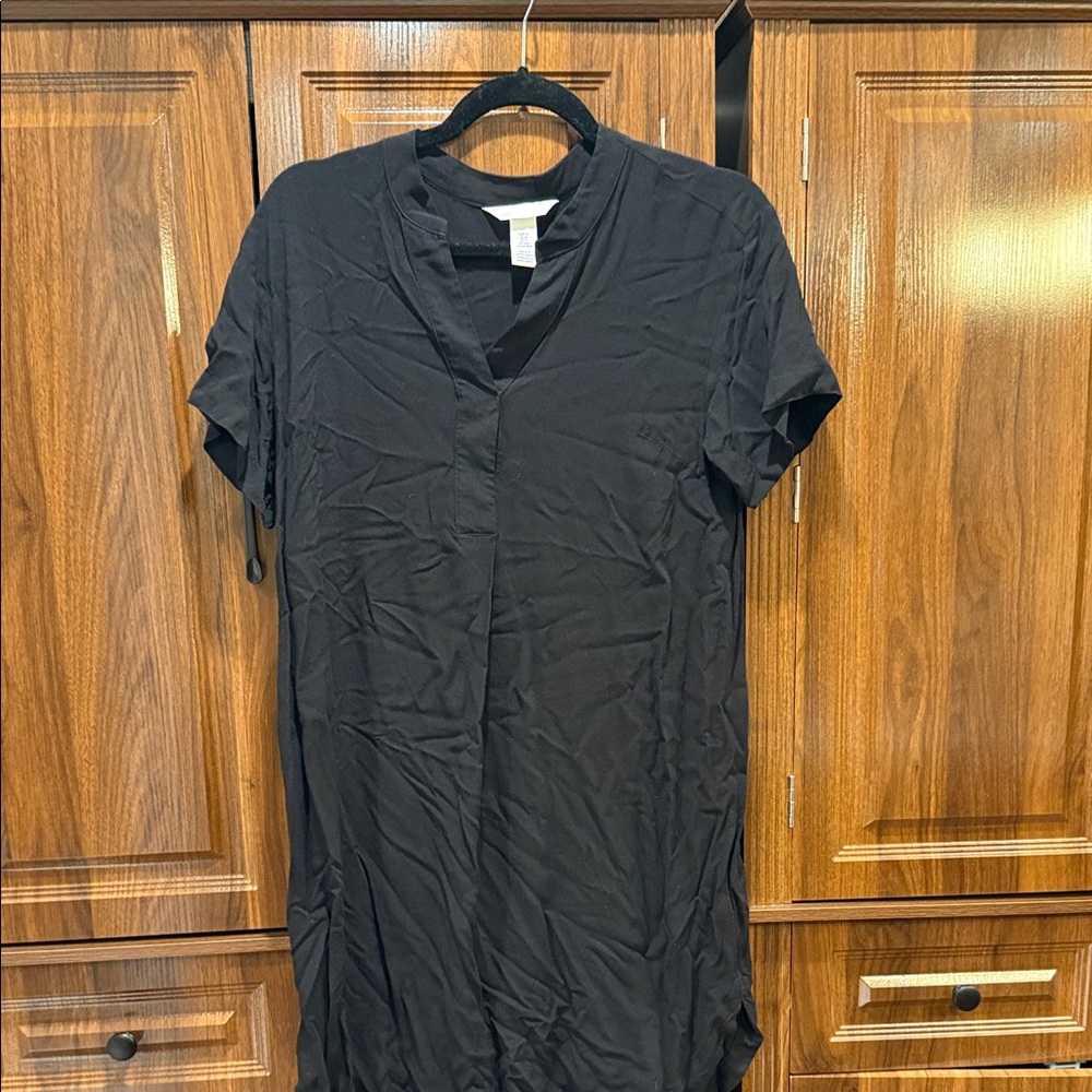 H&M Black Short-Sleeve Shift Dress